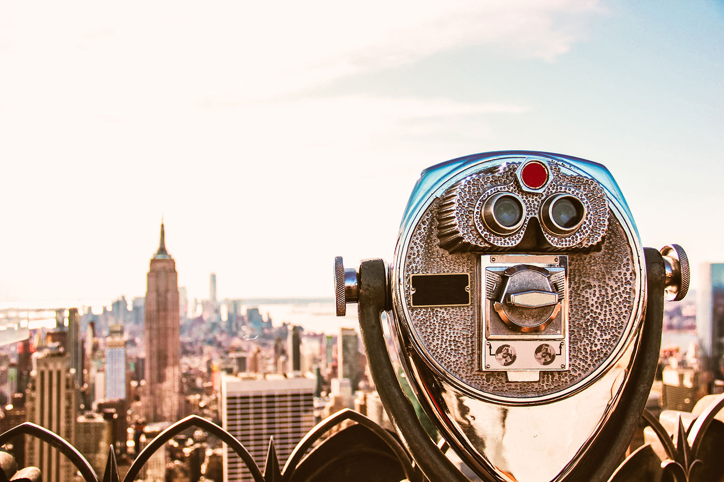 viewfinder magnifier overlooking city
